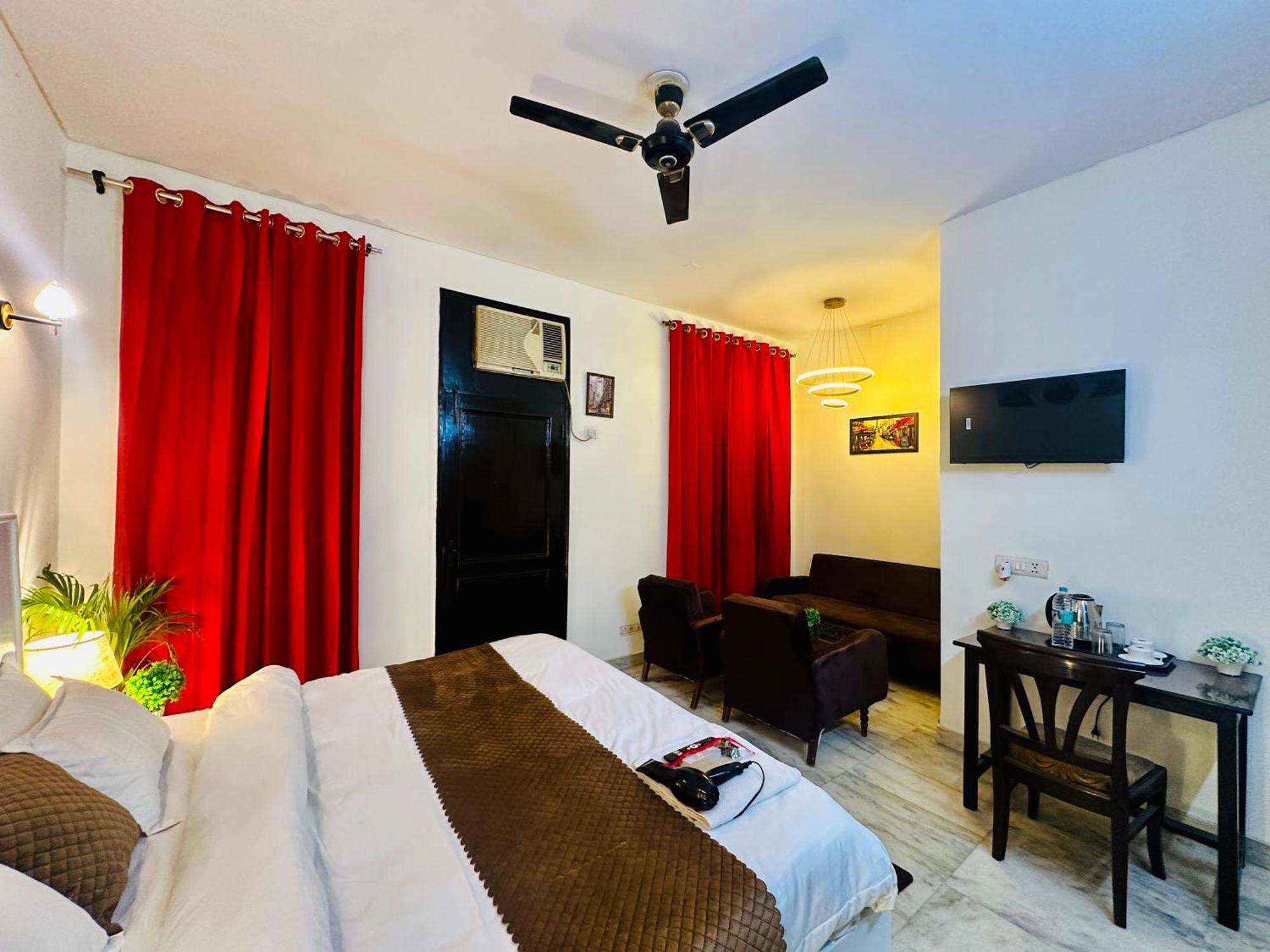 Hotel The White Scent-Near Noida Sector 18 Metro Exterior foto